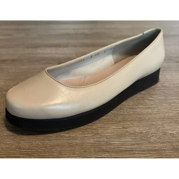 Salvatore Ferragamo My Cloud Leather Flats Beige Size 6 Made In Italy - Picture 2 of 11